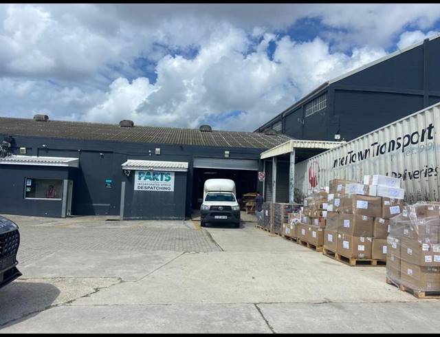 INDUSTRIAL PROPERTY TO RENT IN NORTH END